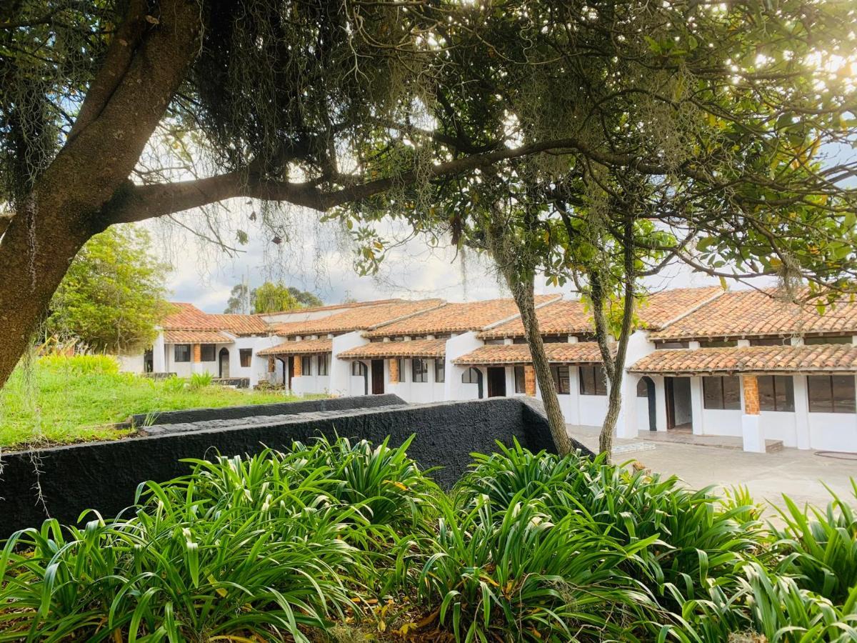 Club Aviva Guatavita - Hostel - Restaurante, Disco & Bar Dış mekan fotoğraf